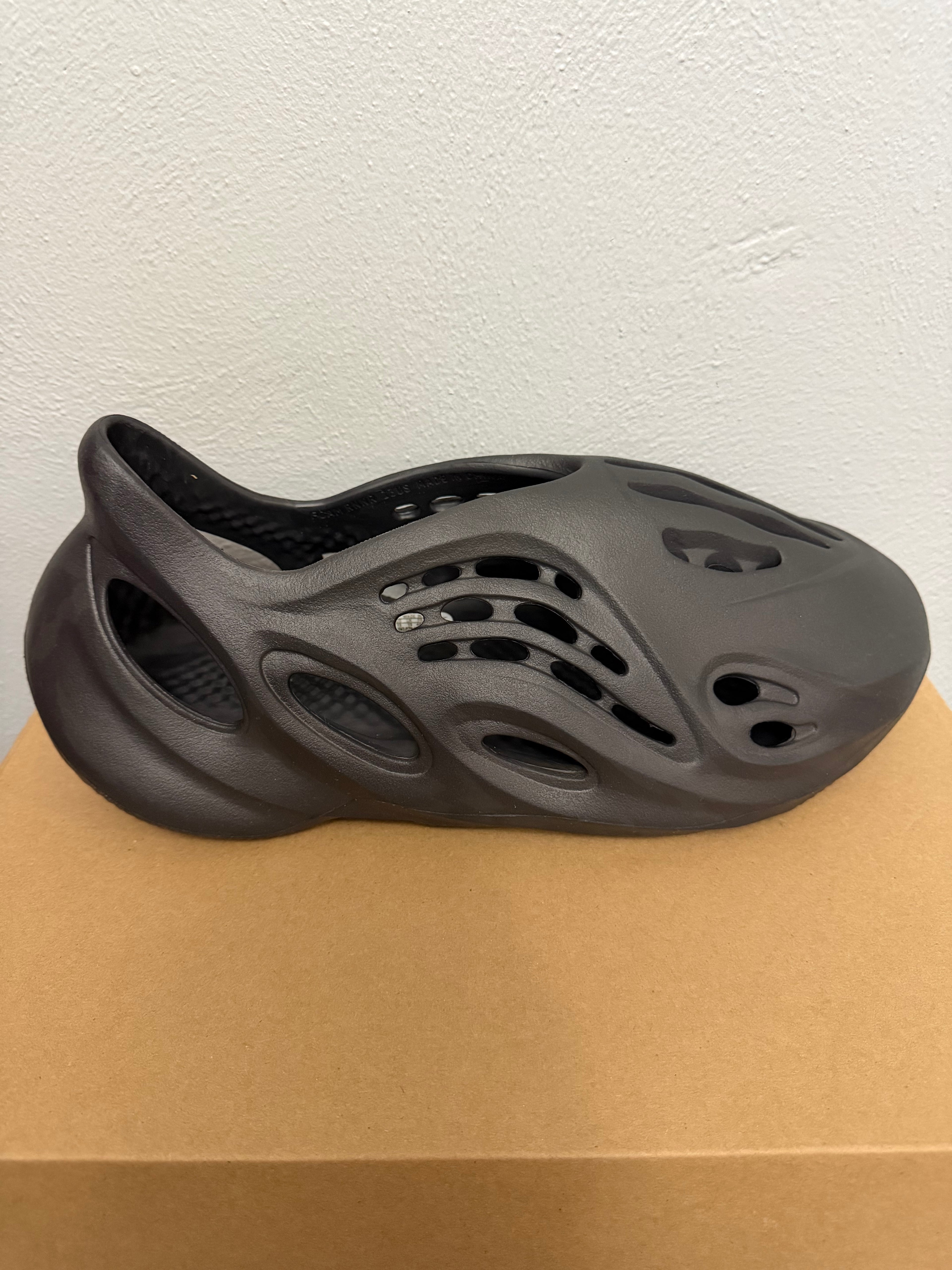 Adidas Foal Runners Carbon (size 13)